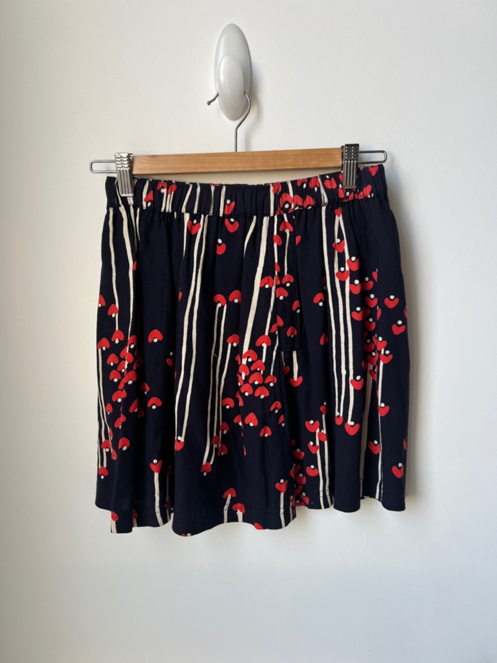 Women’s Cutesy Navy Red Heart-Print Elastic Waist Skirt by Cooperative- Sz S